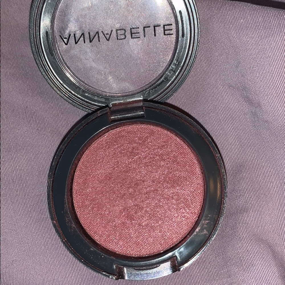 AnnaBelle Pressed Eyeshadow